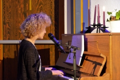Flott pianospel til Tina sine songar